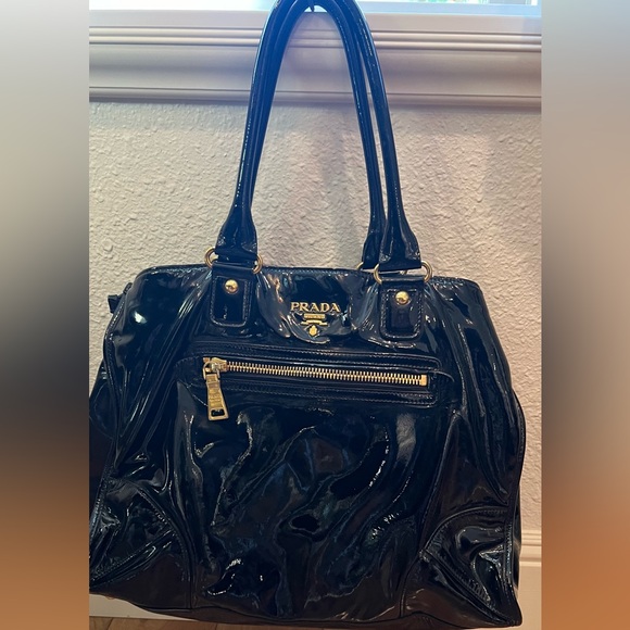 Prada Vitello Patent Leather Handbag Authentic Nearly New - Picture 1 of 7